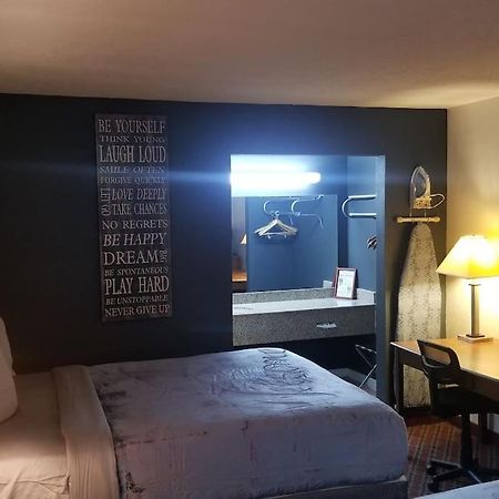 Osu King Bed Hotel Room 109 Wi-Fi Booking ستيلووتر المظهر الخارجي الصورة