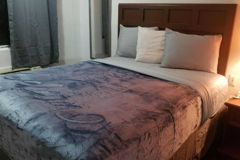 Osu King Bed Hotel Room 109 Wi-Fi Booking ستيلووتر المظهر الخارجي الصورة